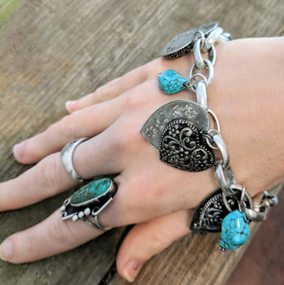 Jewelry - Vintage Heart Charm Bracelet